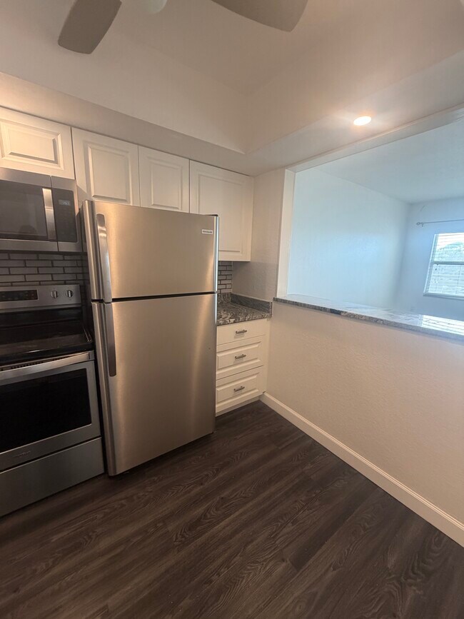 Foto del edificio - 7321 Central Ave