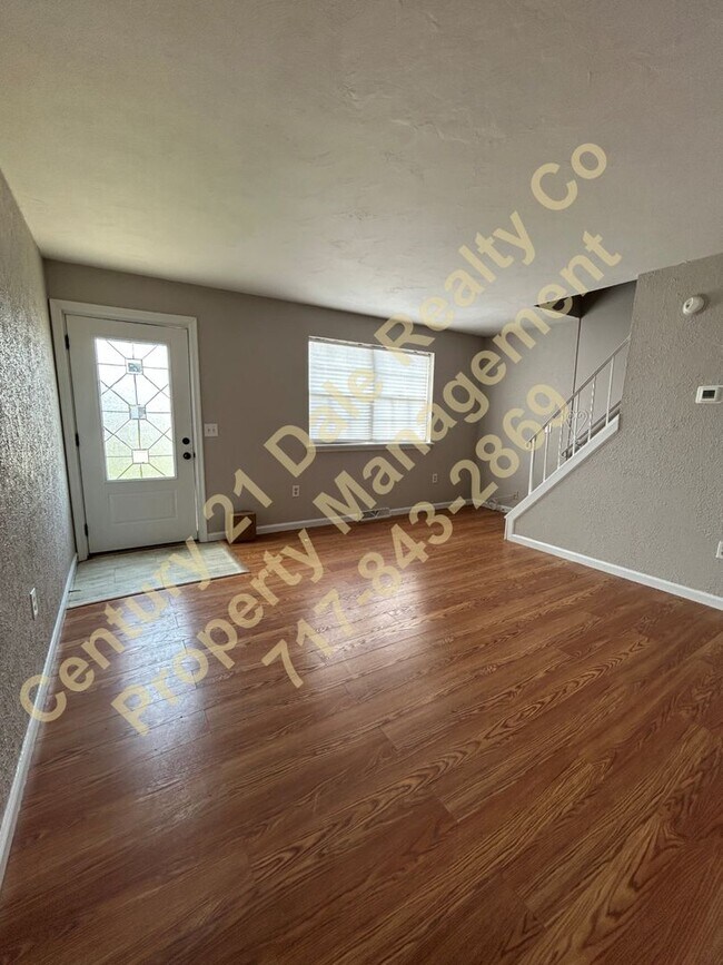 Foto del edificio - 3 BR, 1.5 Baths, 1 car garage Dover PA
