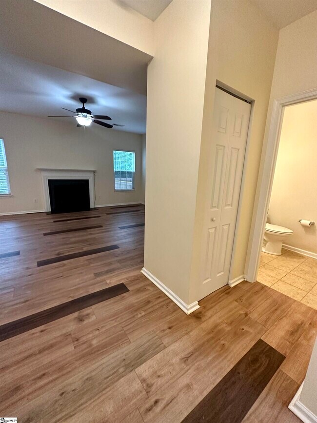 Building Photo - 9 Ridgeleigh Way
