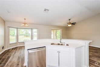 Building Photo - 2716 SW 11th Ct