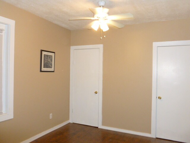 Building Photo - 331 W 9th St