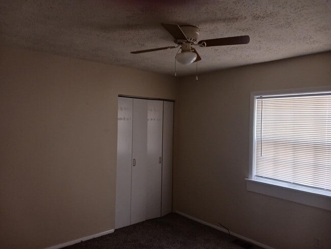 Building Photo - 2 BD/1 Bath Home