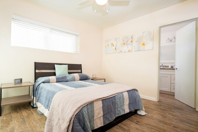 Foto del edificio - 17417 Vanowen St