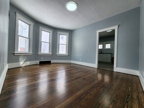 Building Photo - 121 Ridgeway St