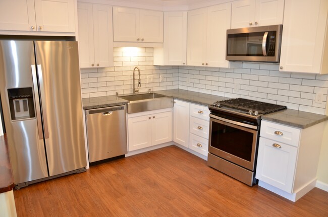 Kitchen - 3164 Juniper St