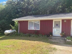 Building Photo - 3827 NW Miner Rd