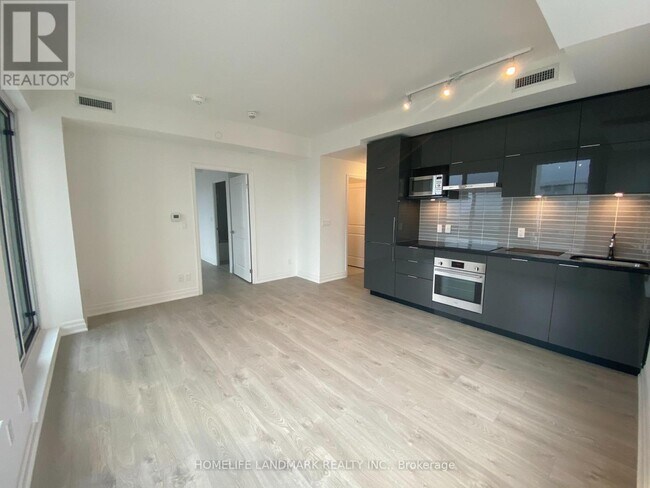 Building Photo - 10 Rouge Valley Dr W