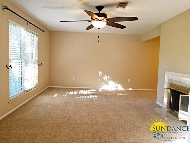 Building Photo - Gorgeous 5 Bedroom Home in Fort Walton Beach