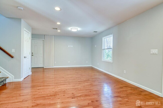 Foto del edificio - 3 Green Acres Ave