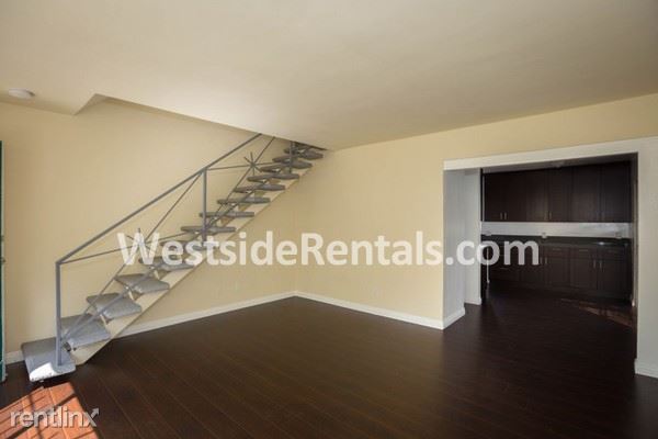 Building Photo - 1825 Carmona Ave