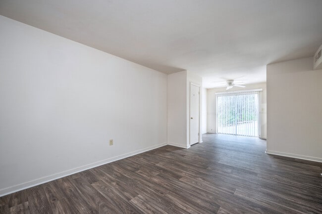 Building Photo - Woodside Apartments