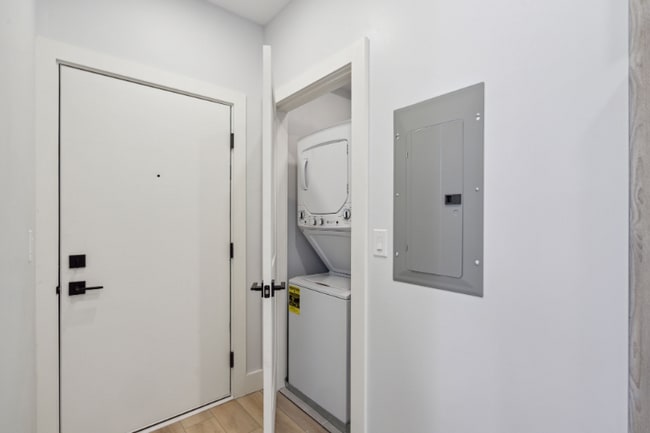 Building Photo - 3439 Lancaster Ave