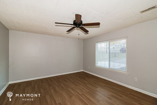 Foto del edificio - 109 Neal Ave