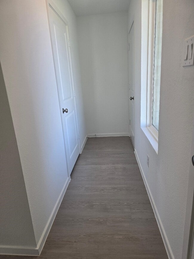 Building Photo - 25557 Blossom Ct
