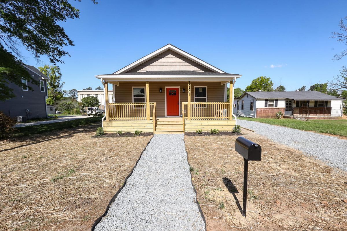 Foto principal - 19501 S Hill St