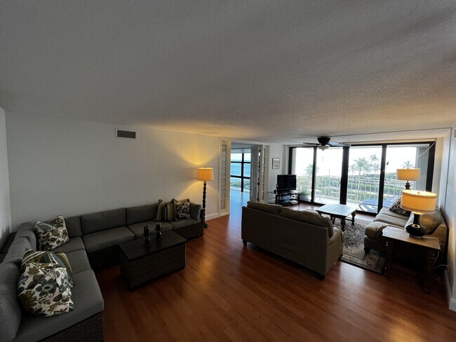 Building Photo - 3200 S Ocean Blvd