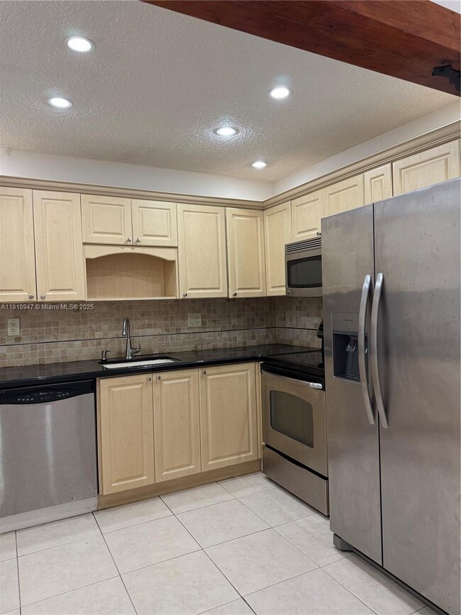 Building Photo - 12810 SW 43rd Dr