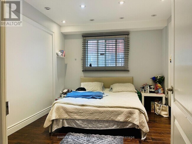 Photo du bâtiment - 394 Caledonia Rd