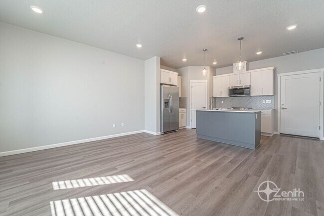 Foto del edificio - 16327 NE 21st St