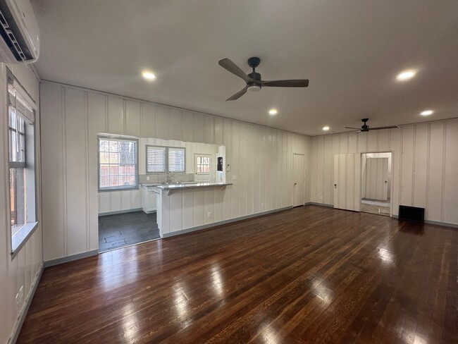 Foto del edificio - Remodeled unit in Durham.