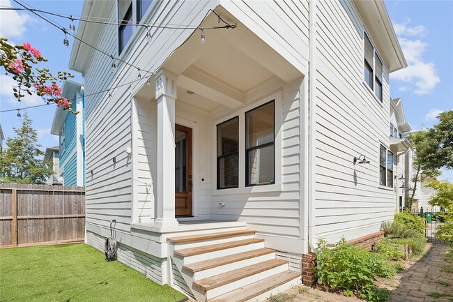 Photo - 1120 W 18th St House