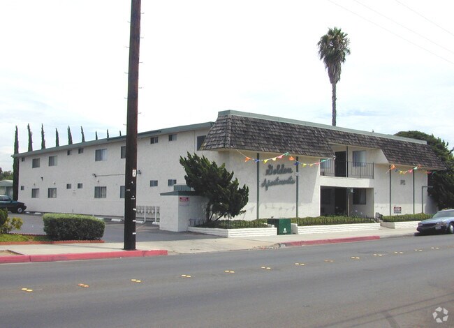 Building Photo - Golden Apartments