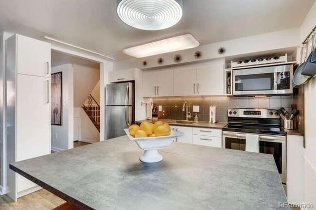 Building Photo - Beautifully updated home- Great outdoor space-  Blocks from Wash Park!