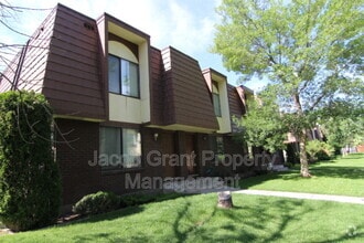 Building Photo - 665 N Fanning Ave