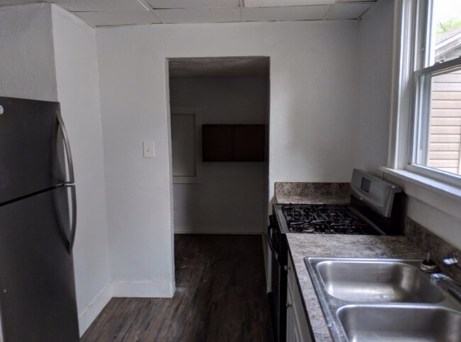 Building Photo - Single Family 2 bed 1 bath home For Rent!