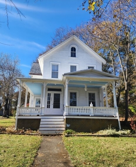 Primary Photo - 205 Main St