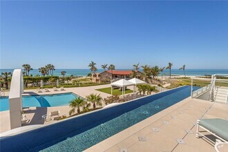 Building Photo - 2251 Gulf of Mexico Dr