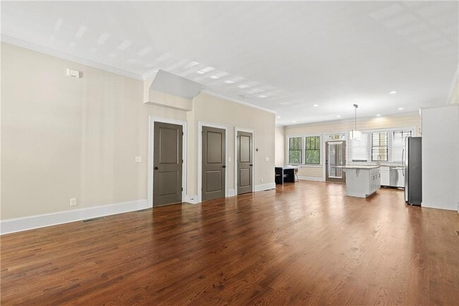 Foto del edificio - 81 College St NW