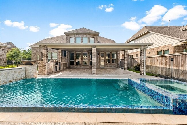 Building Photo - 16202 Coyote Run Ln