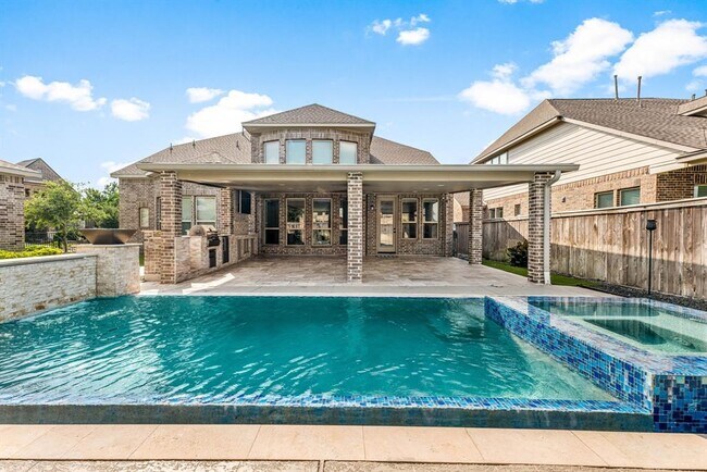 Foto del edificio - 16202 Coyote Run Ln