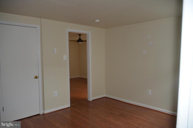 Building Photo - 303-UNIT Commerce St