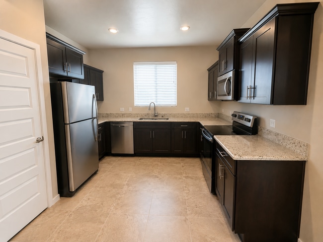 Building Photo - Metro Verde Home for rent