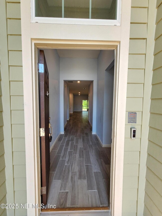 Building Photo - 1745 Amberly Dr