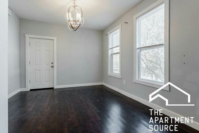 Foto del edificio - 2968 N Ridgeway Ave