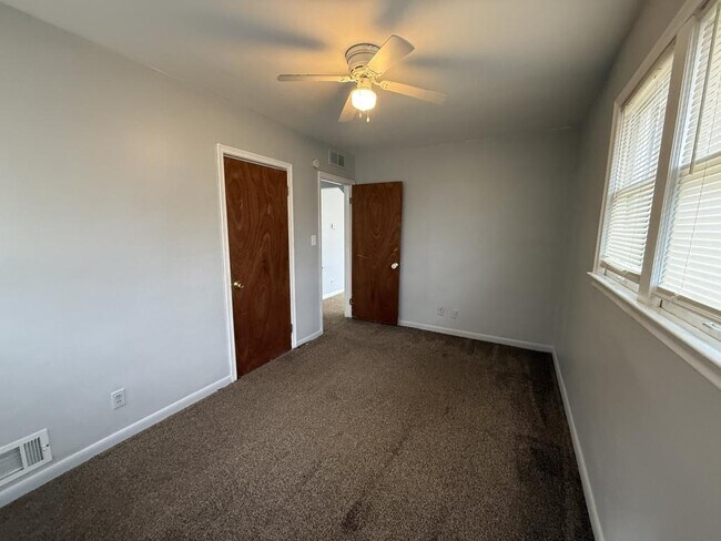 Foto del edificio - 3106 Shawnee Ave