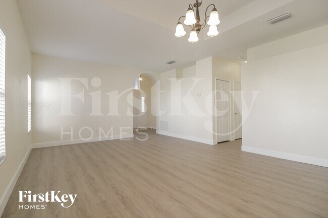 Building Photo - 12353 Accipiter Dr