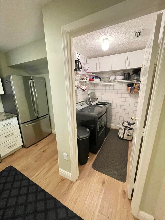 Foto del edificio - 12708 Shoreline Dr