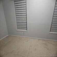 Building Photo - 1050 Crystal Way