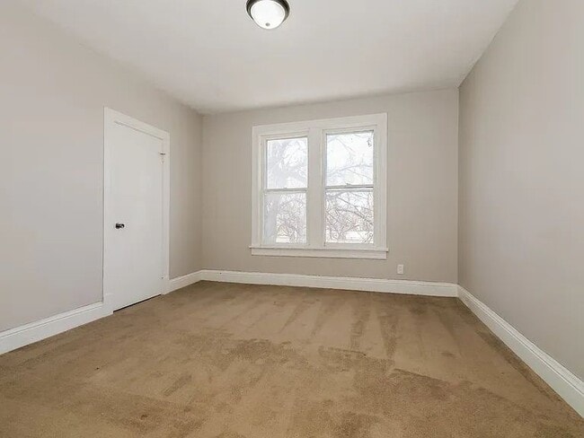 Foto del edificio - 2902 Bristol St