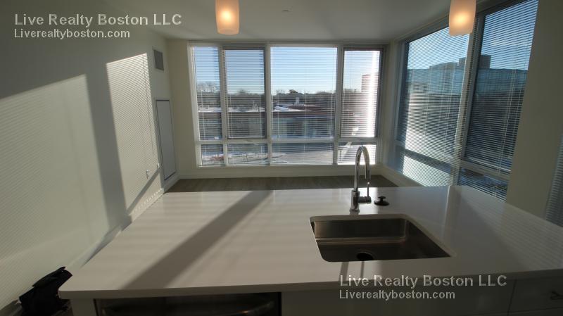 Foto principal - 99 N Harvard St