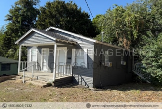 Building Photo - 1103 Fayette St
