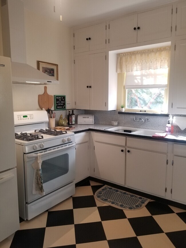 Foto del edificio - 2226 N Edgemere St