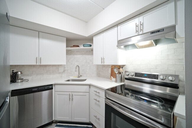 Foto del edificio - 135 Pleasant St
