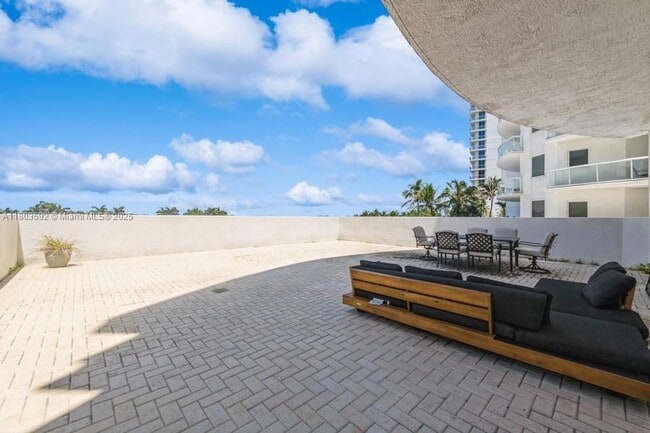 Foto del edificio - 4600 N Ocean Dr