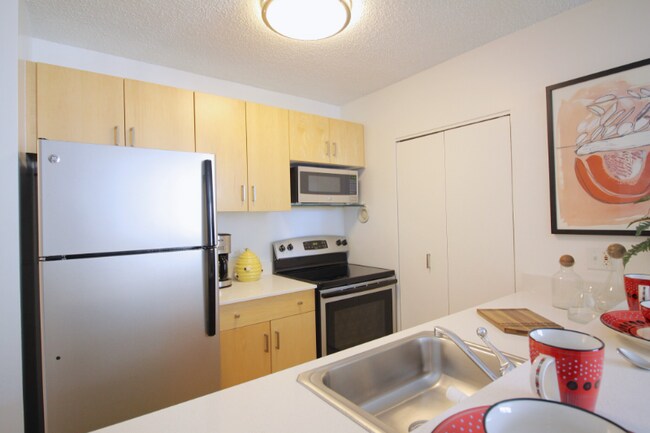 Building Photo - 32 W Superior St