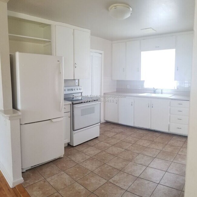 Foto del edificio - 2002 Linda Ln